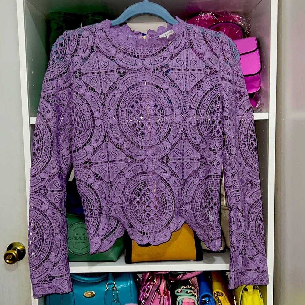 Beautiful purple detailed top size large nwt
